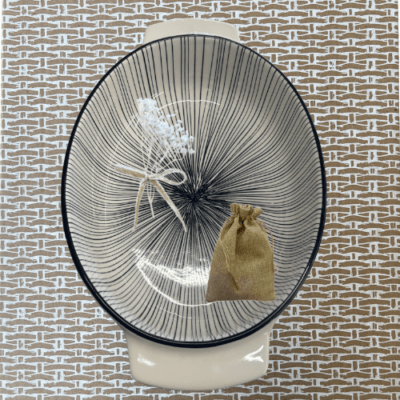 Black & White Oval Baker